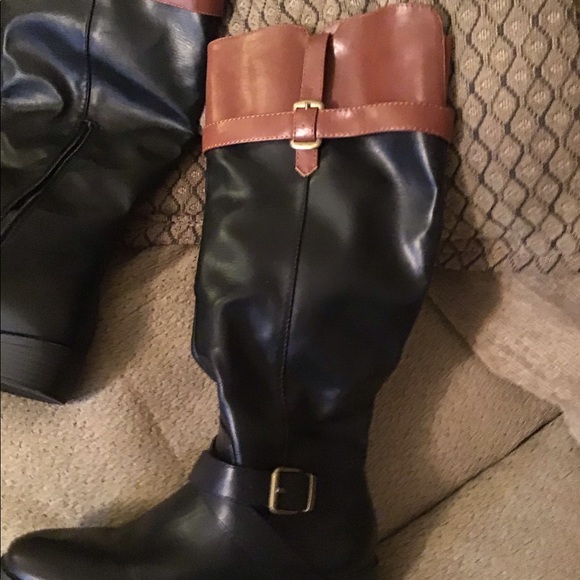 Women’s Rampage riding boots Size 6 1/2  Black boots with brown strip at top. - Picture 10 of 10